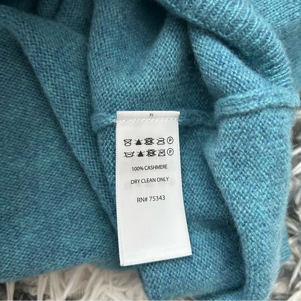 Tahari Boat Neck Cashmere Sweater - Picture 6 of 6